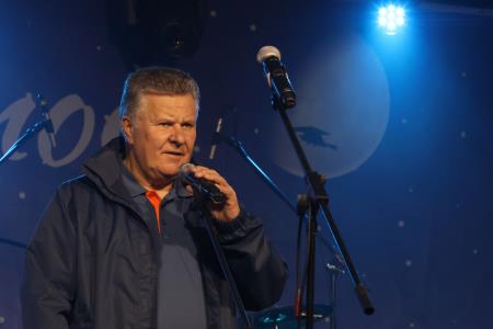 CERKNIŠKA NOČ KONCERT VLADO KRESLIN IN MALI BOGOVI 01 FOTO LJUBO VUKELIČ